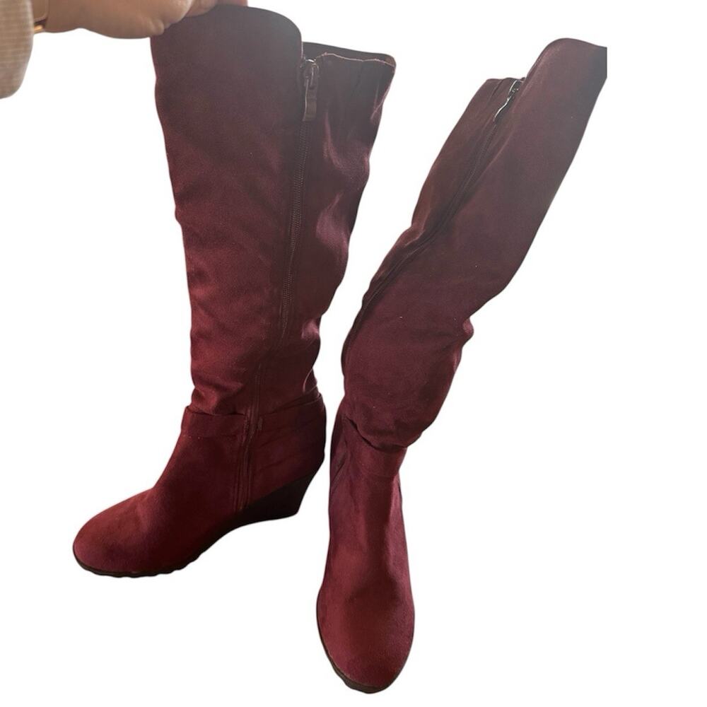 Women’s Burgundy Faux Suede Knee-high Wedge Boots Size 9 New - Picture 3 of 4